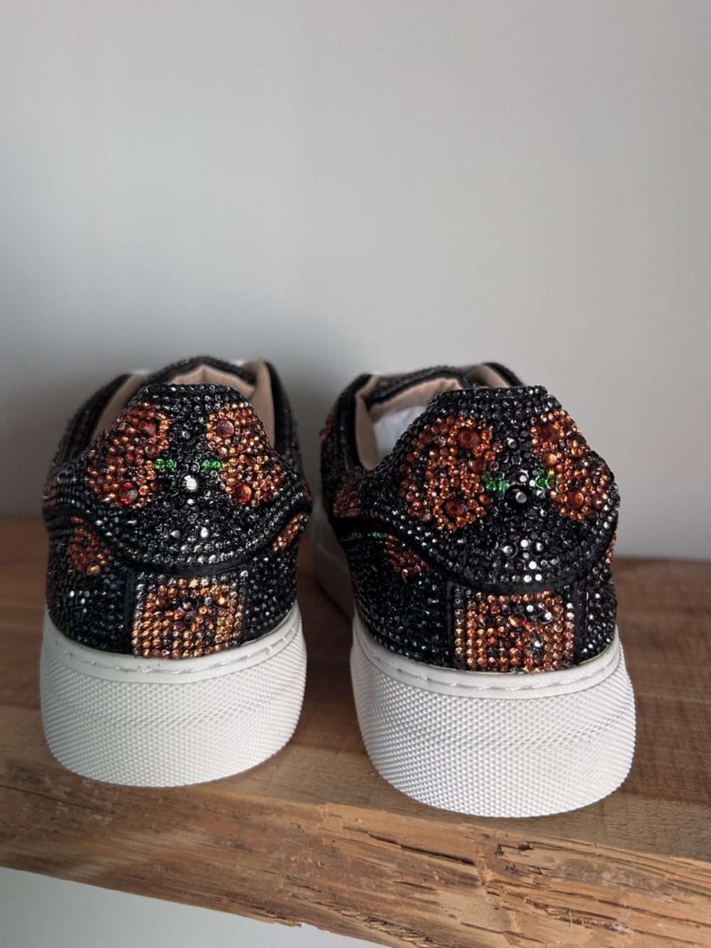 NIB Betsey Johnson Sidny Pumpkin Sneakers - Picture 8 of 12